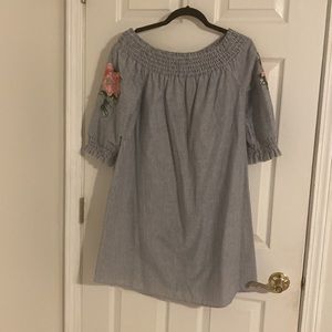 Mile Gabrielle Blue print dress size medium